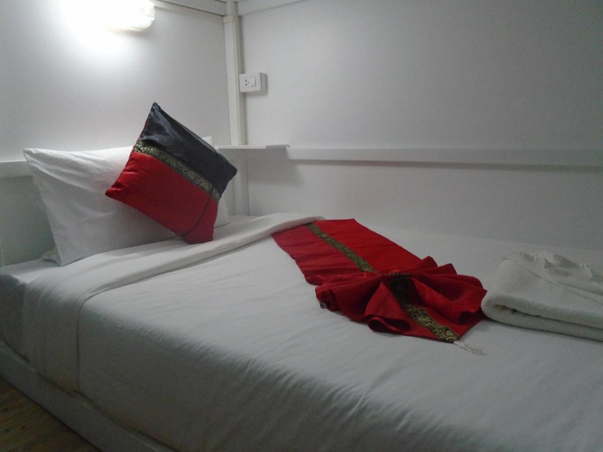 Panda Hostel Phuket (Adults Only) Patong Exterior photo